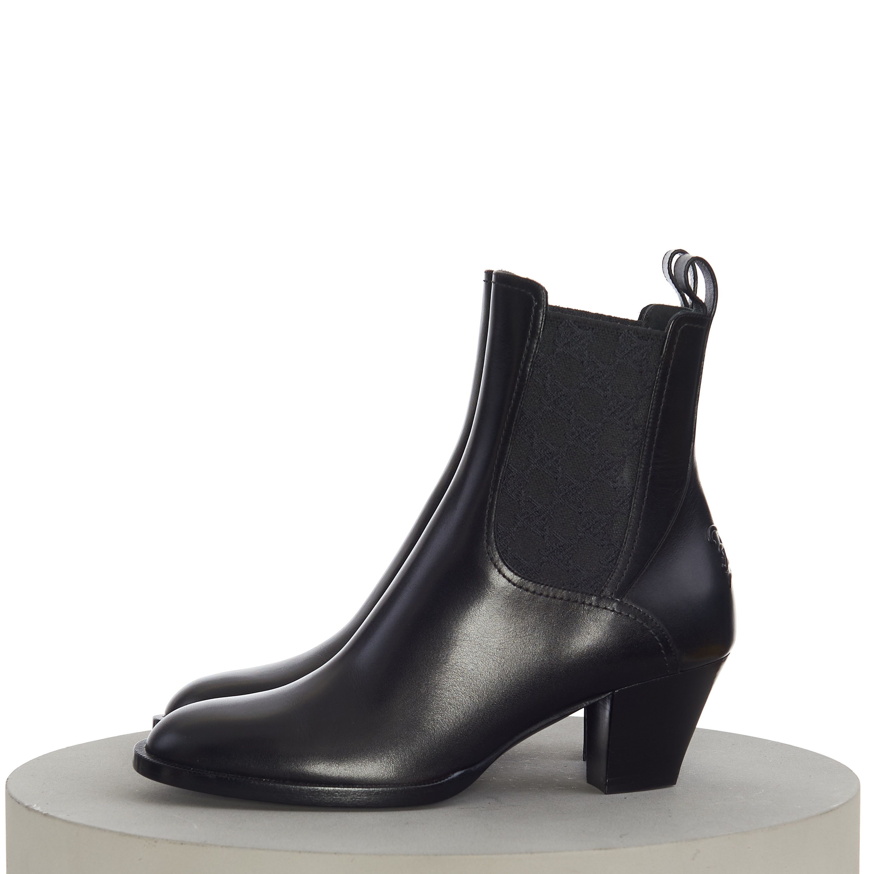 Fendi Karligraphy Boots In Black Leather With Medium Heel Size US 9 / IT 39 - 5 Thumbnail