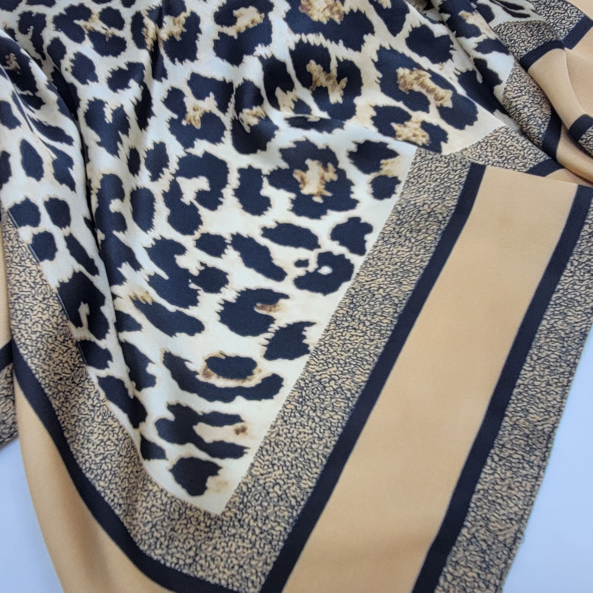 Other New Classic Bandana Square Scarf Vintage Animal Print Silk A Size ONE SIZE - 6 Thumbnail
