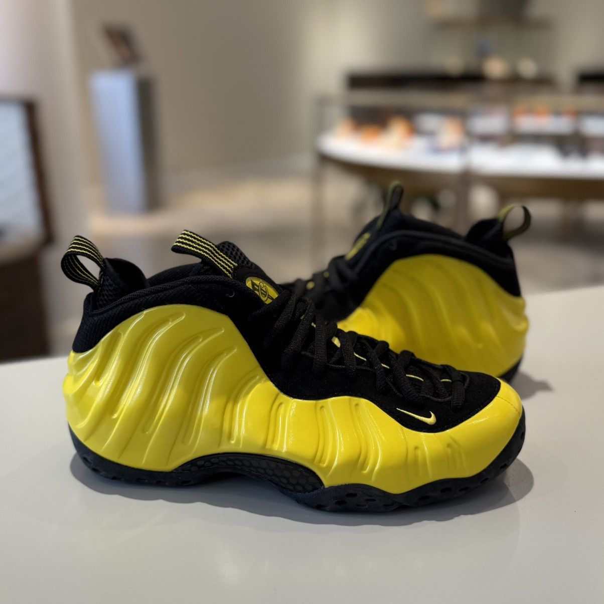 Nike Nike Air Foamposite One Wu-Tang Optic Yellow Size US 10 / EU 43 - 1 Thumbnail