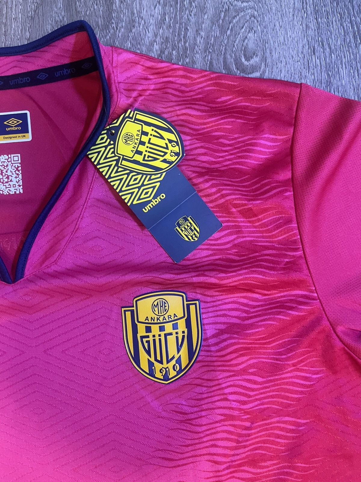 Umbro MKE Ankaragücü 23/24 Season Soccer Football Jersey Kit Size US XL / EU 56 / 4 - 3 Thumbnail