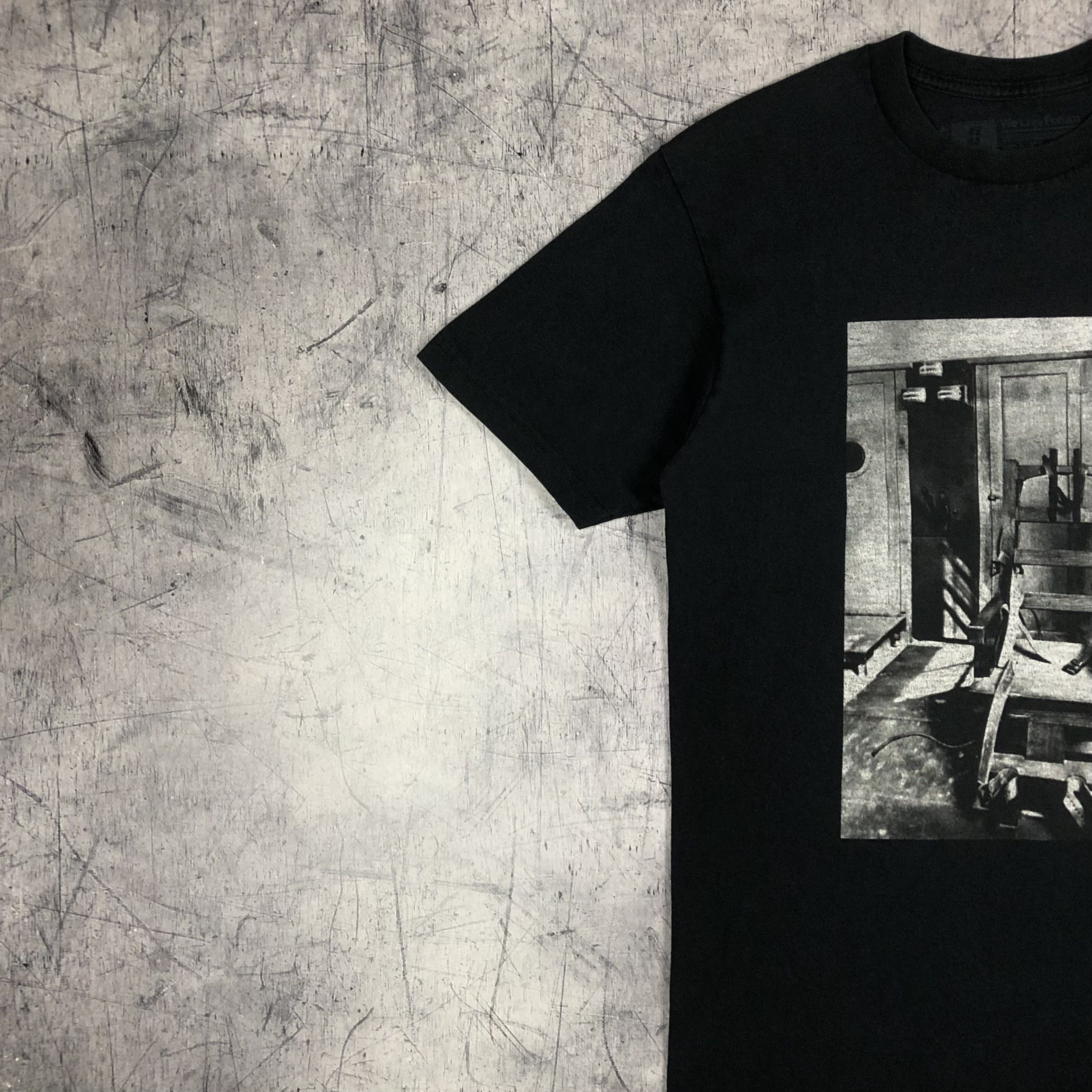 Vintage Electric Chair Torture Tee death row Size US S / EU 44-46 / 1 - 5 Thumbnail