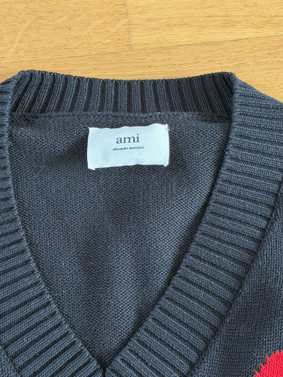 AMI Ami v neck knit Size US L / EU 52-54 / 3 - 4 Thumbnail