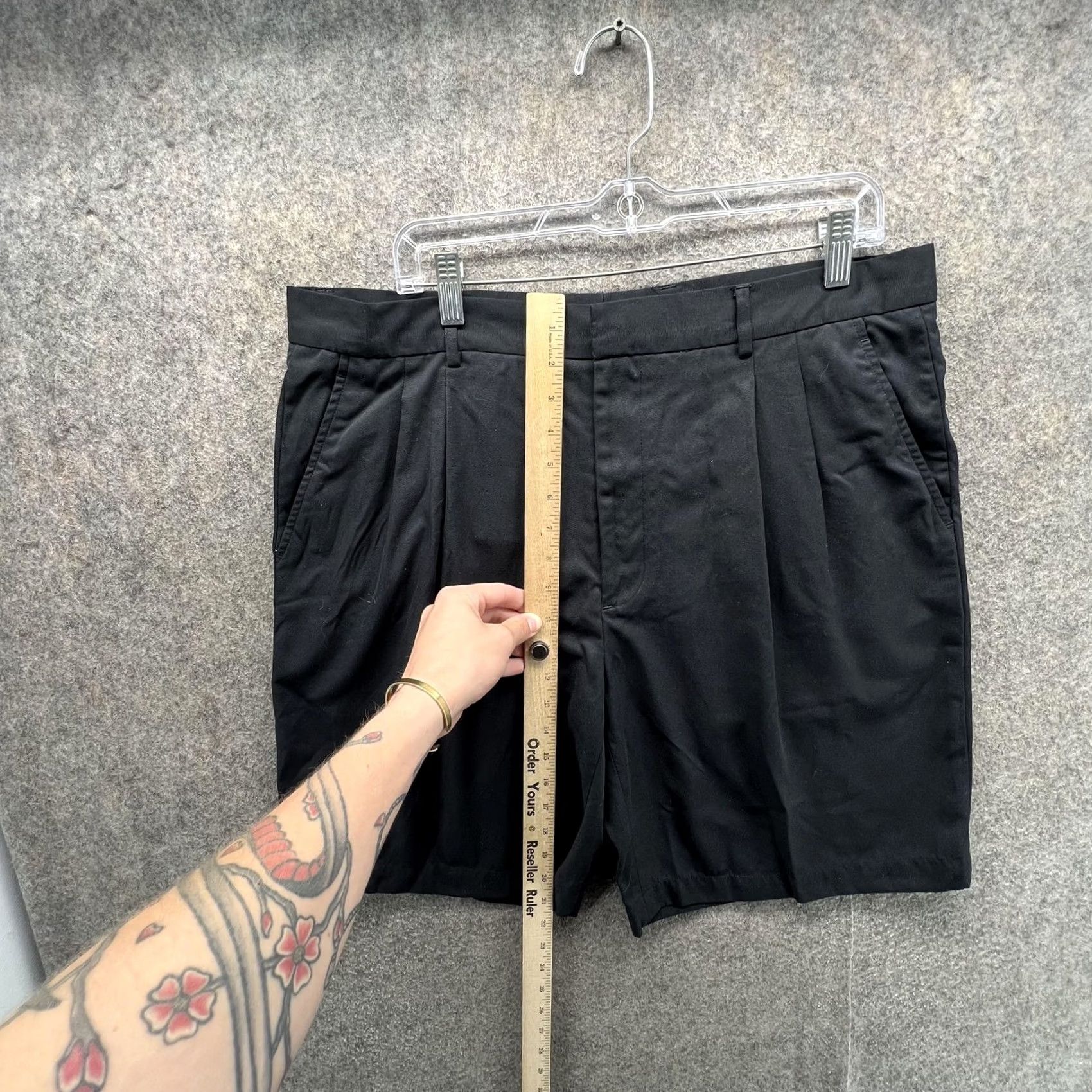 Vintage Greg Norman Shorts Mens 38 Black Microfiber Pleated Chino Golf 9 Inseam Casual Size US 38 / EU 54 - 3 Thumbnail