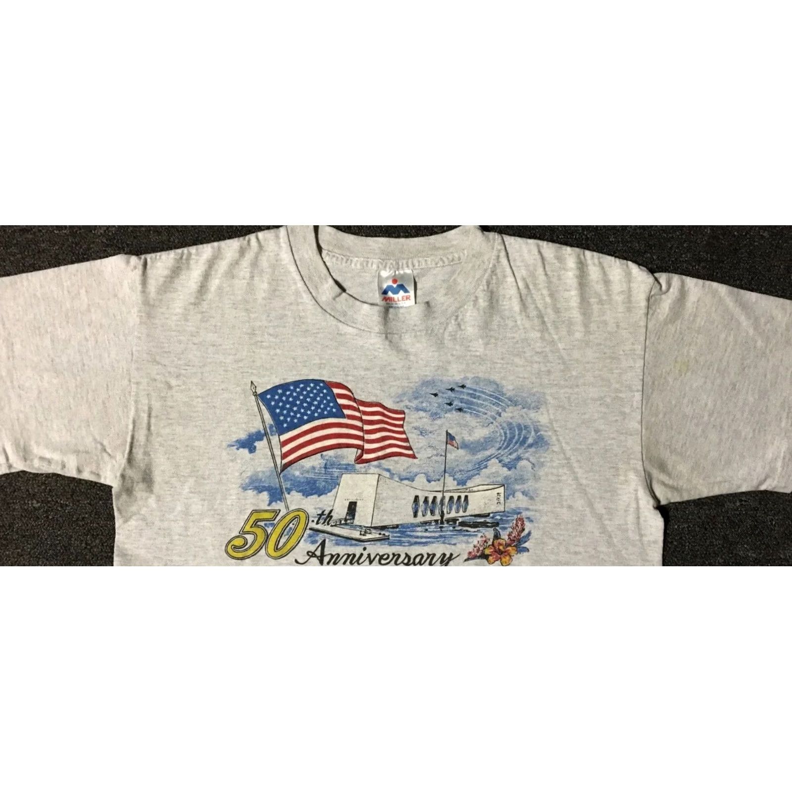 Vintage VINTAGE Arizona Pearl Harbor Memorial 90s Gray T-Shirt S USA Hawaii War Army Military Grunge Single Stitch Mens Shirt Size US S / EU 44-46 / 1 - 5 Thumbnail