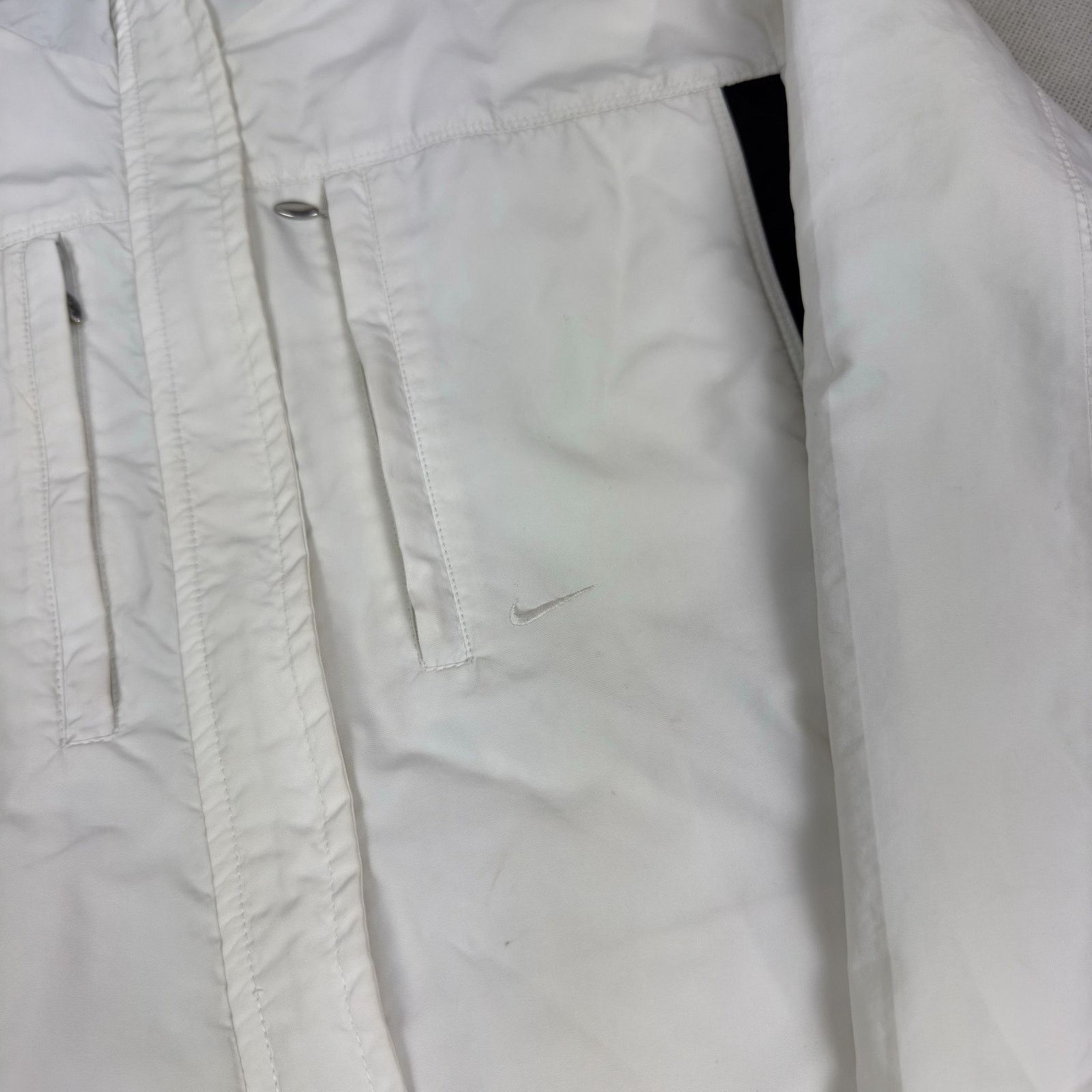 Nike Nike Womens White Swoosh Full Zip Windbreaker Jacket S (4-6) Size S / US 4 / IT 40 - 7 Thumbnail