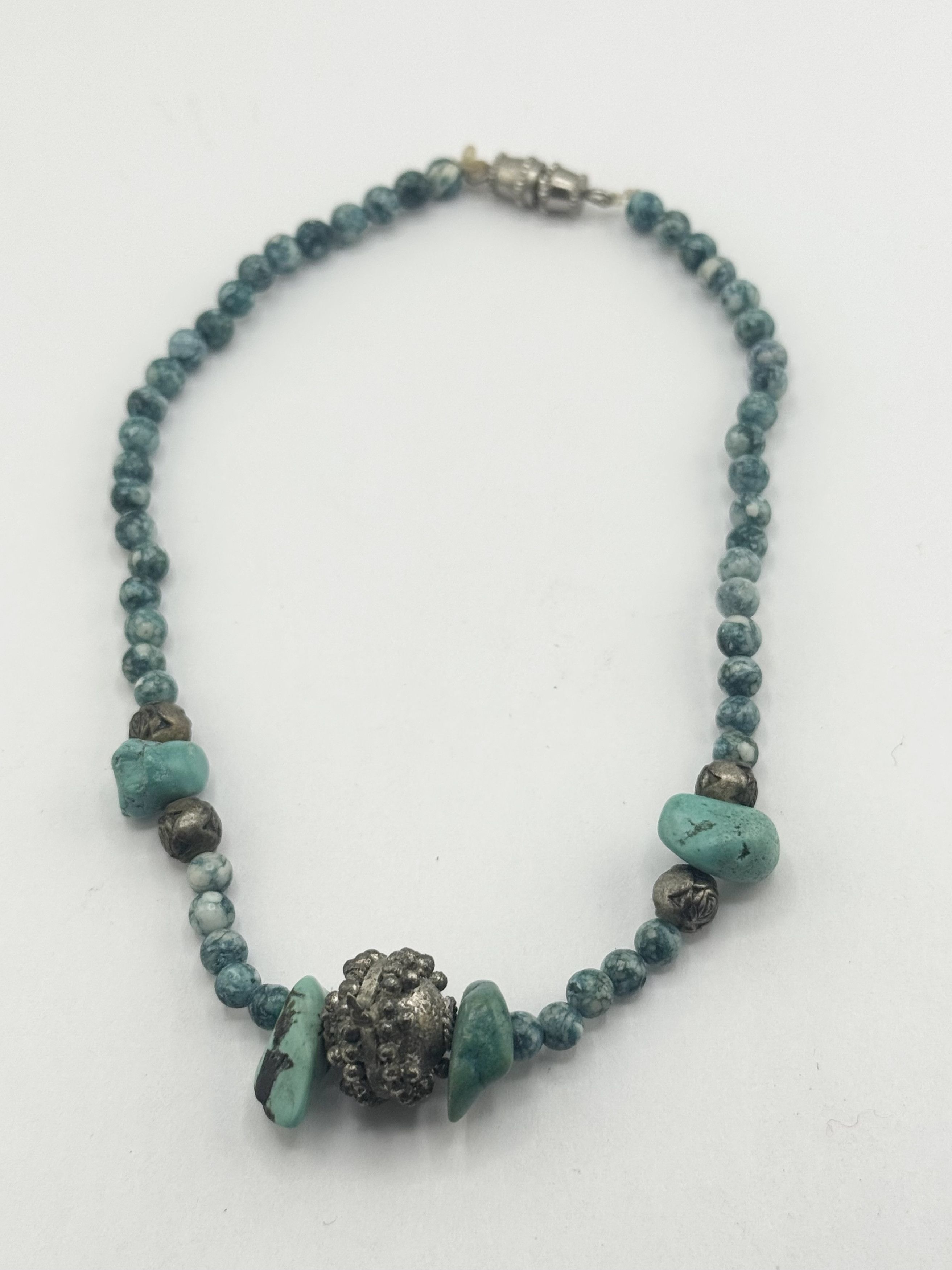 Vintage Vintage blue stone beaded anklet. Barrel clasp, blue beads a Size ONE SIZE - 1 Thumbnail