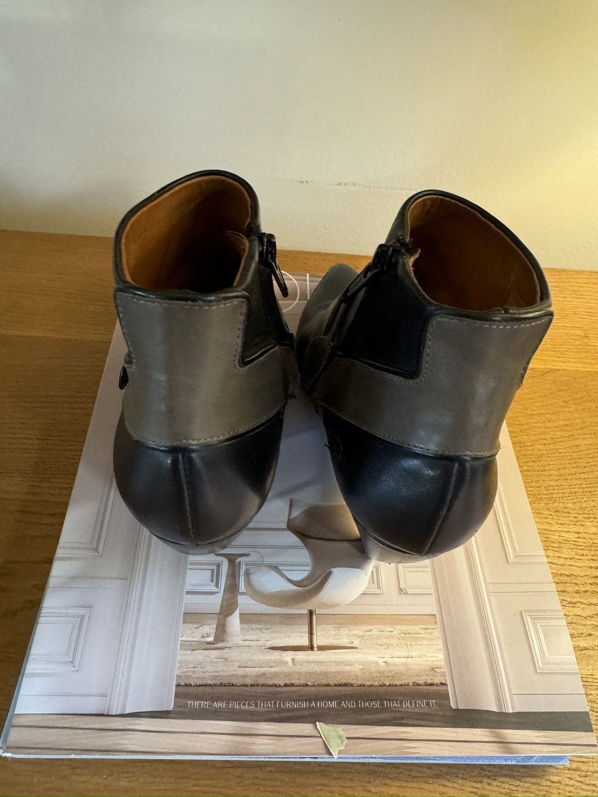 Balenciaga BALENCIAGA PARIS Made in Italy Ankle Bootie Size 35.5 Size US 5.5 / IT 35.5 - 3 Thumbnail