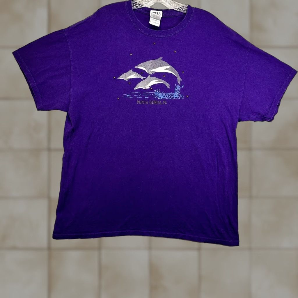 Gildan VINTAGE Gildan Florida Mens Large Purple Short Sleeve Graphic T-Shirt Embroidered Dolphin Size US L / EU 52-54 / 3 - 1 Thumbnail