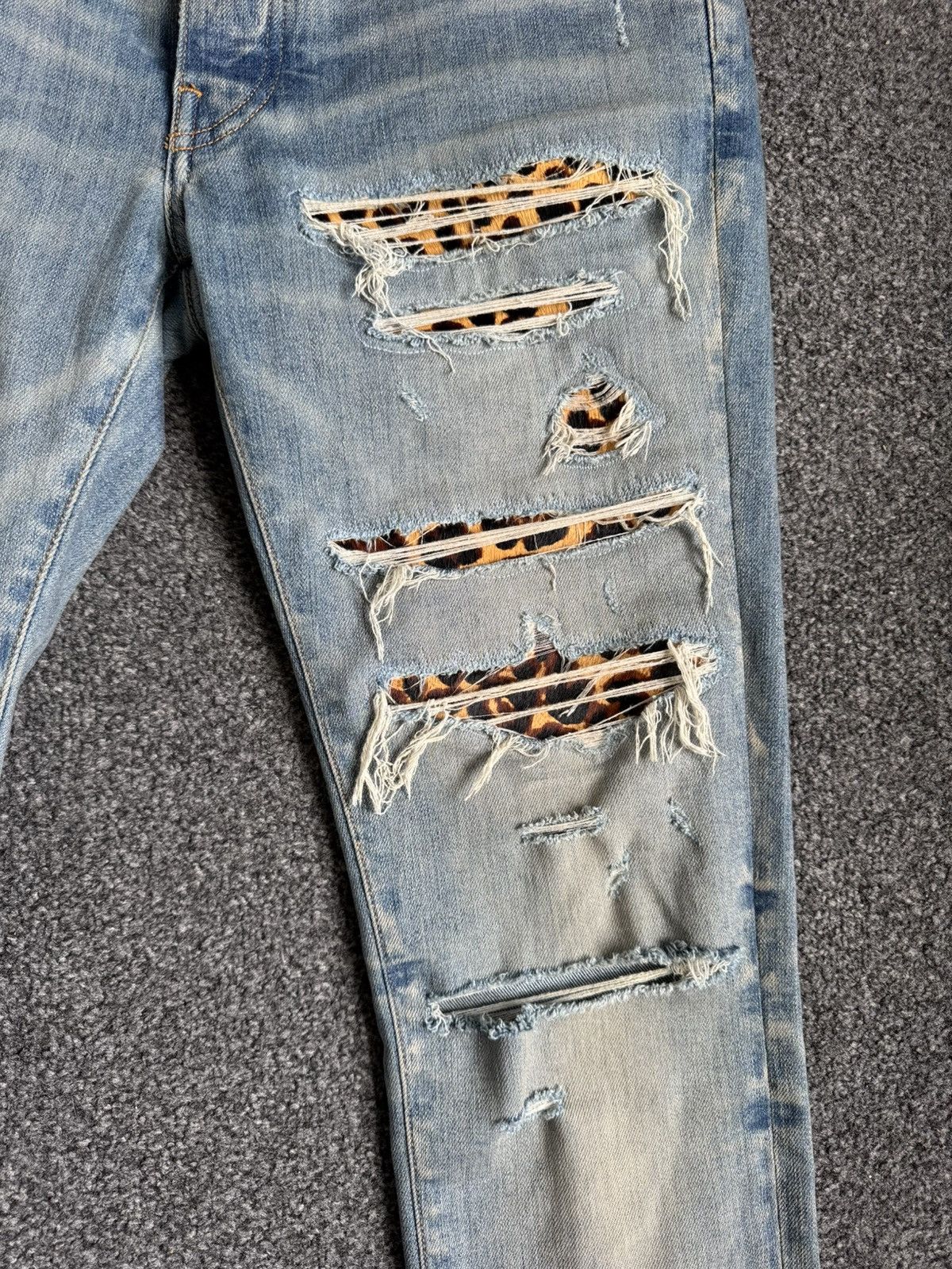 Amiri Amiri Clay Indigo Leopard Thrashers Jeans Size US 30 / EU 46 - 5 Thumbnail