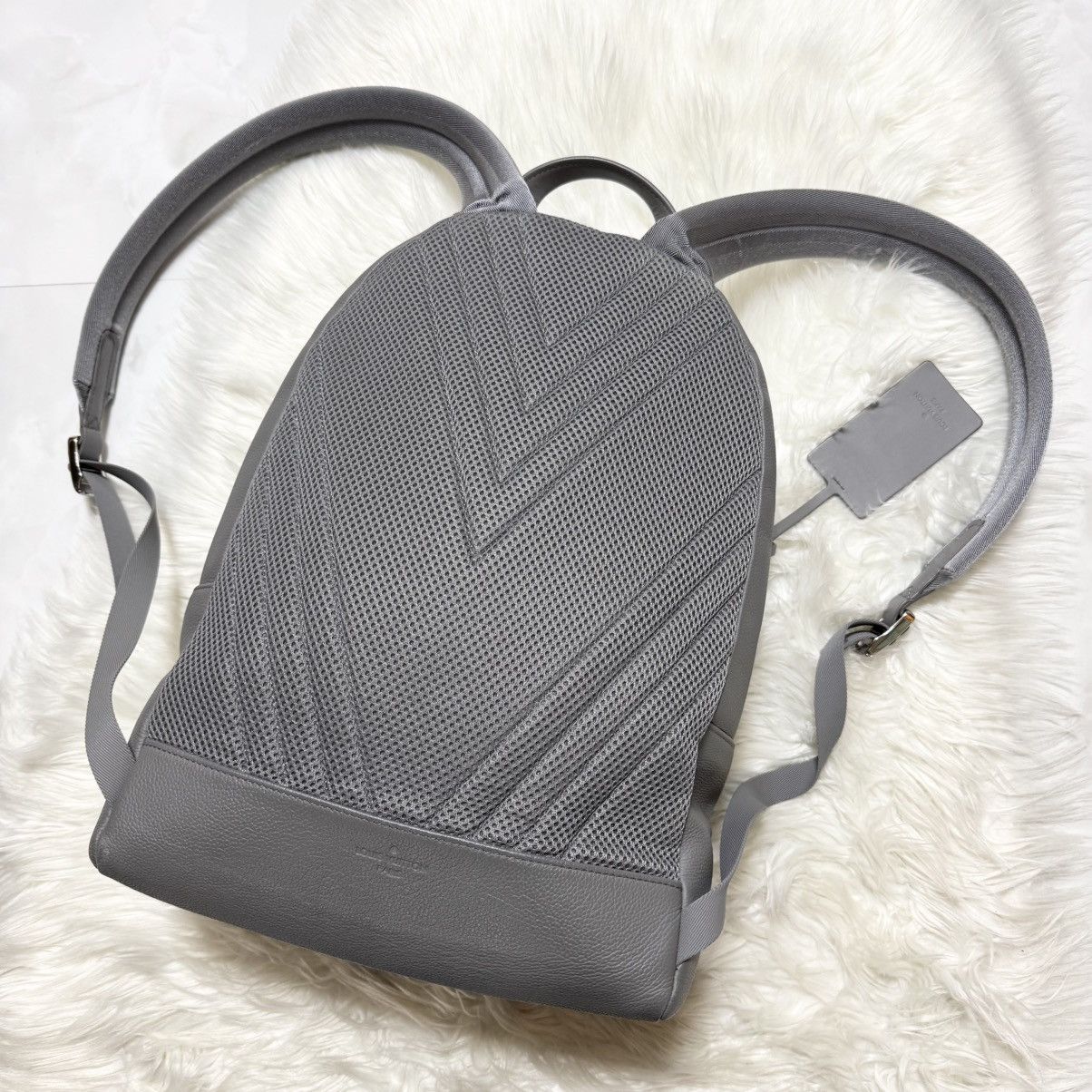 Louis Vuitton Authentic Louis Vuitton LV Aerogram Takeoff Leather Backpack Size ONE SIZE - 5 Thumbnail
