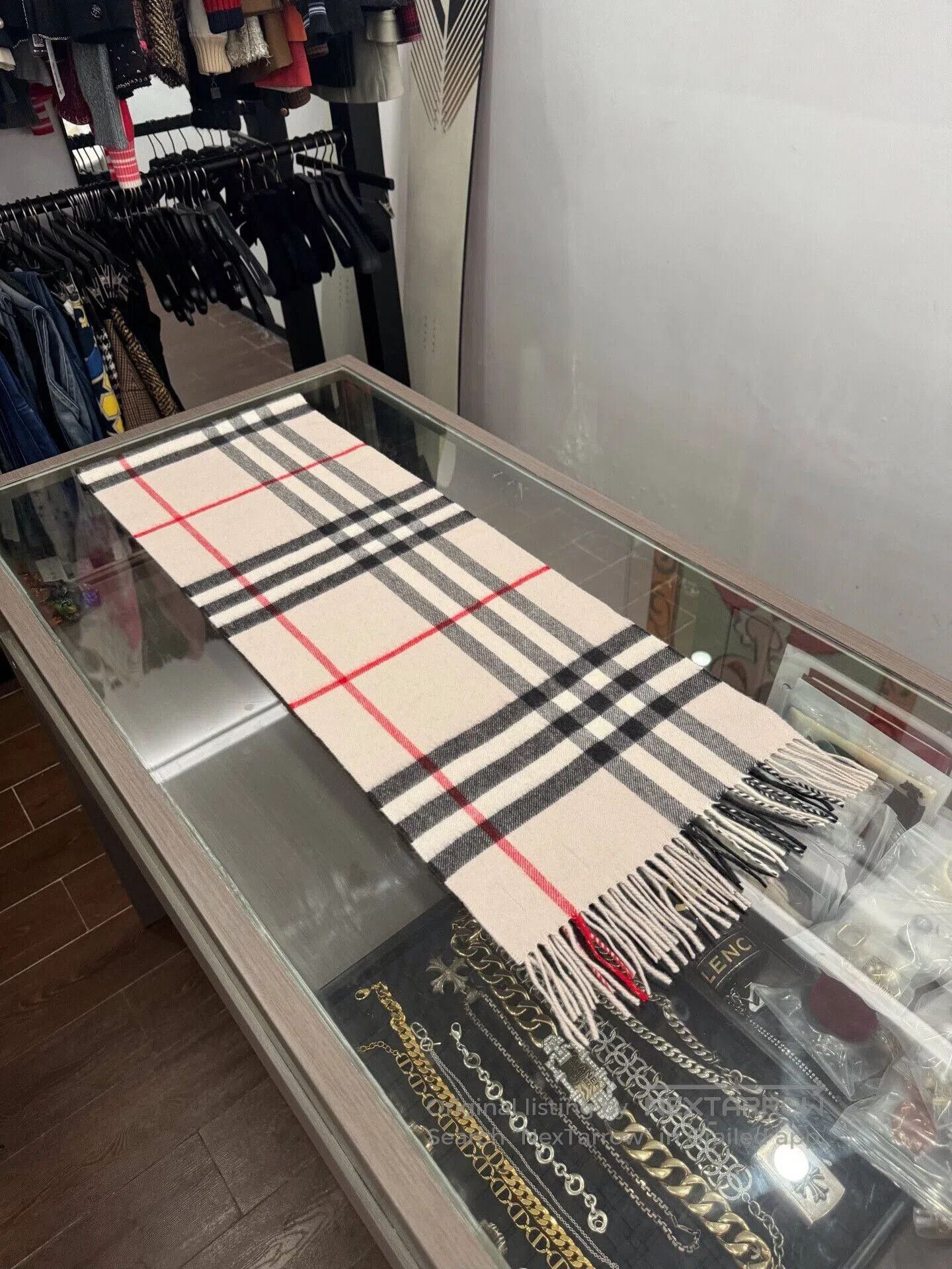 Burberry Burberry Beige Check Cashmere Scarf. Size ONE SIZE - 1 Thumbnail
