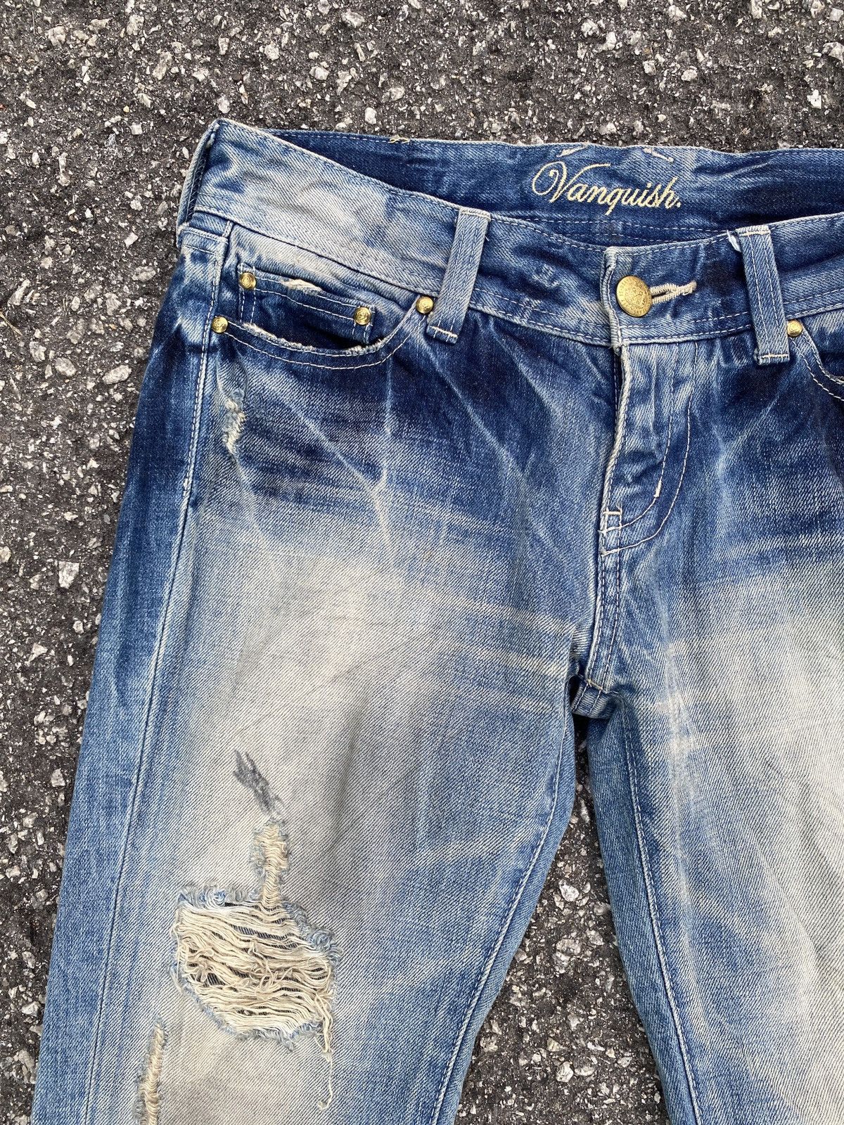 Japanese Brand × Tornado Mart × Vanquish Vanquish Japan Blue Washed Distressed Flare Denim Size US 32 / EU 48 - 8 Thumbnail