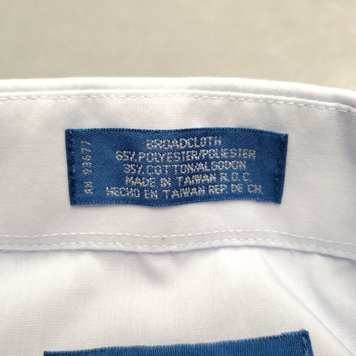 Vintage VINTAGE Towncraft Shirt Mens L Blue Short Sleeve Button-Up Collared Classic Broadcloth Cotton Polyester Solid Mens Size US L / EU 52-54 / 3 - 6 Thumbnail