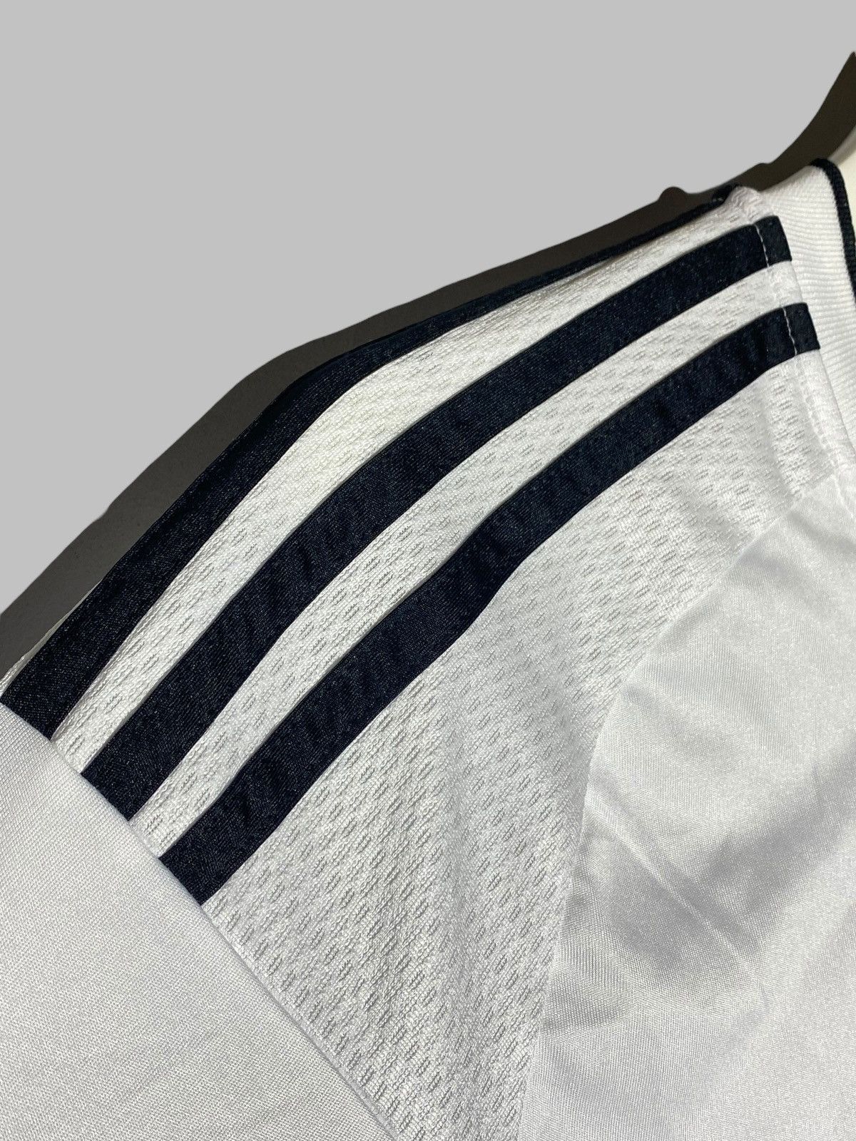 Adidas Adidas Besiktas FC 2015/16 Home Football Shirt Vodafone Size US M / EU 48-50 / 2 - 12 Thumbnail