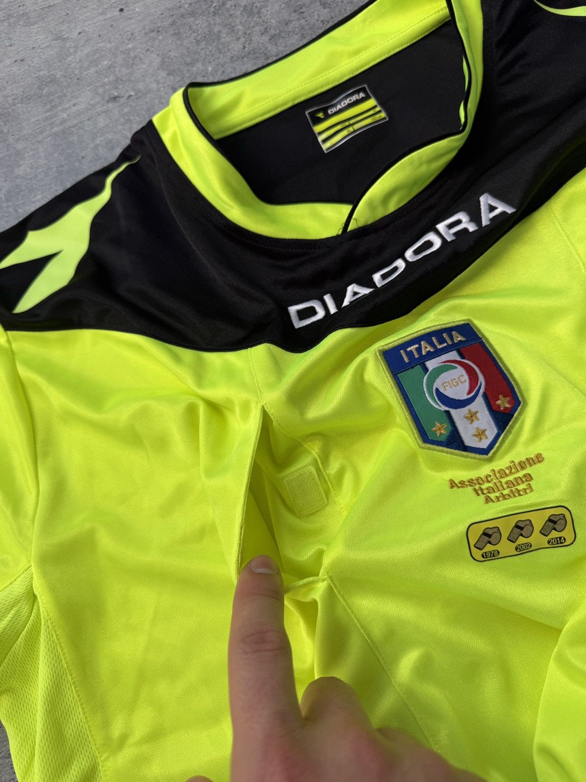 Diadora Vintage Diadora Referee ITALY FOOTBALL SHIRT JERSEY Size US XL / EU 56 / 4 - 6 Thumbnail