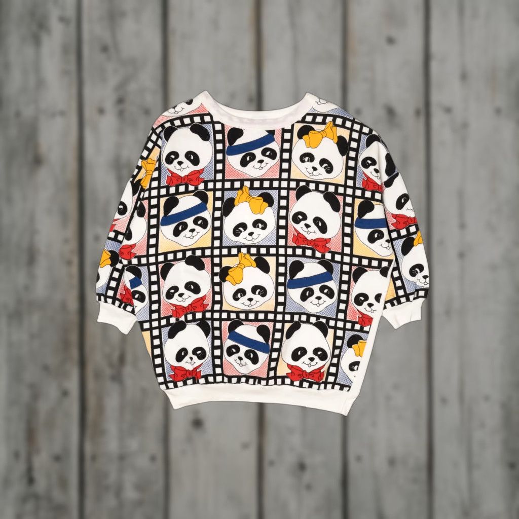 Vintage Cute Panda Bears Sweatshirt 2010s XX-Large White Sweatshirt Mens Womens Girls Boys 2010s Panda Bears Vintage Sweatshirt Size US XXL / EU 58 / 5 - 1 Thumbnail