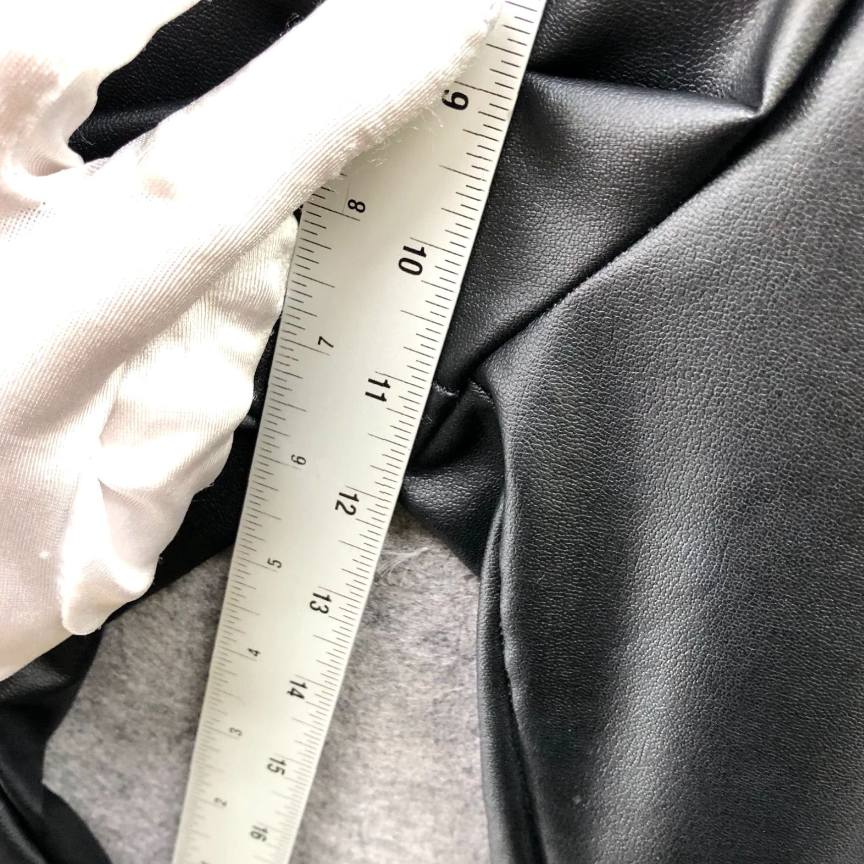 Victoria's Secret Victoria's Secret High Waisted Faux Leather Leggings Womens S Black Pull On Size 28" / US 6 / IT 42 - 6 Thumbnail