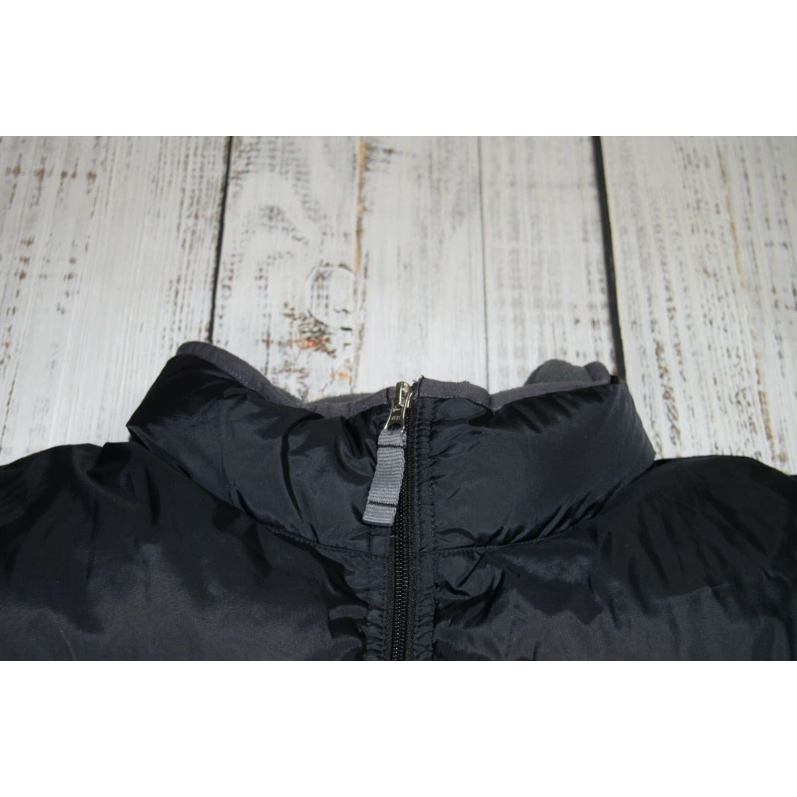 Nike VINTAGE Nike MENS BLACK DOWN PUFFER JACKET EMBROIDERED CENTER LOGO XL Jacket Size US XL / EU 56 / 4 - 4 Thumbnail