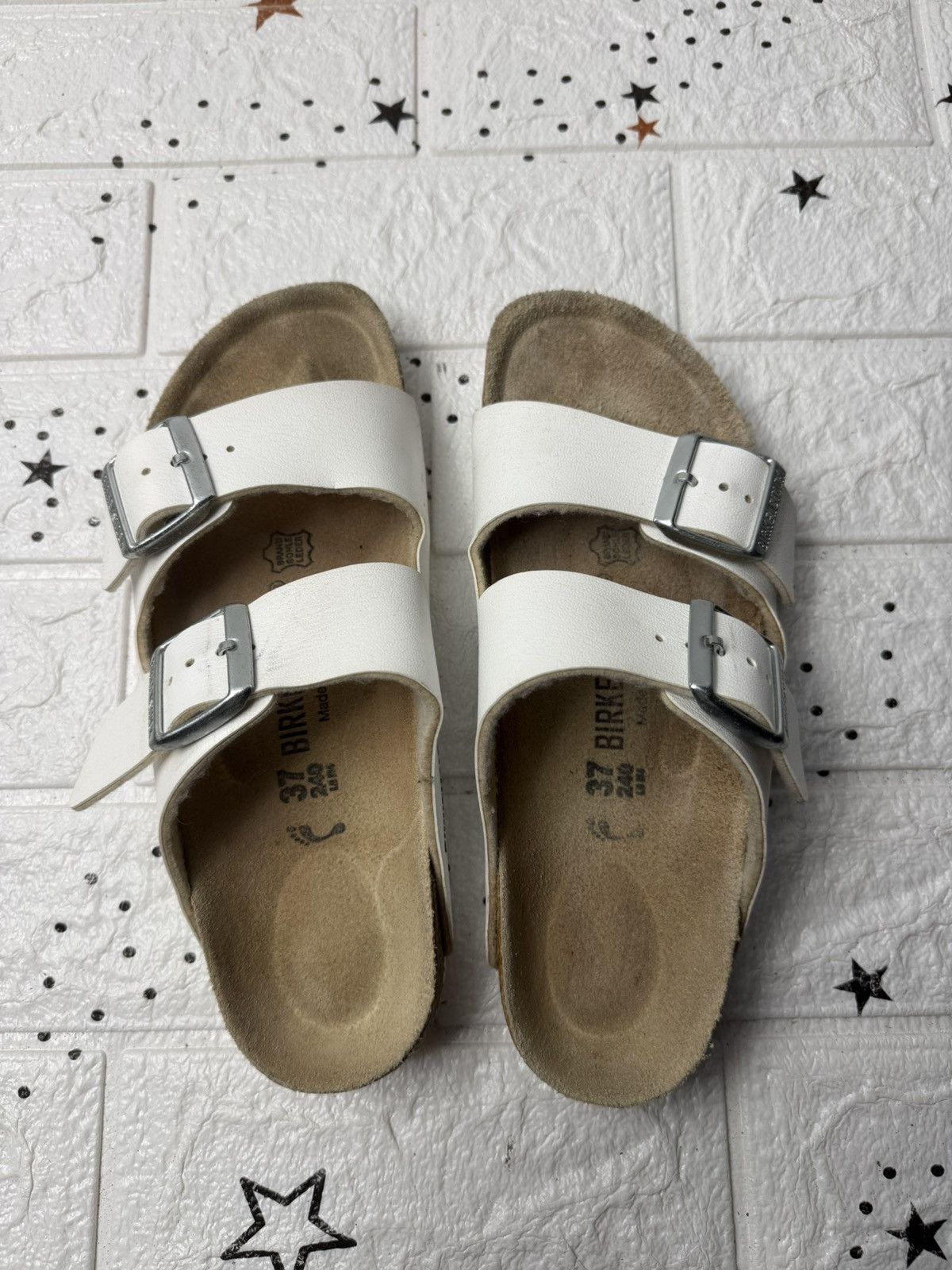 Birkenstock BIRKENSTOCK US7 UK4 EUR37 Women's Flip Flop White Size US 7 / IT 37 - 1 Thumbnail
