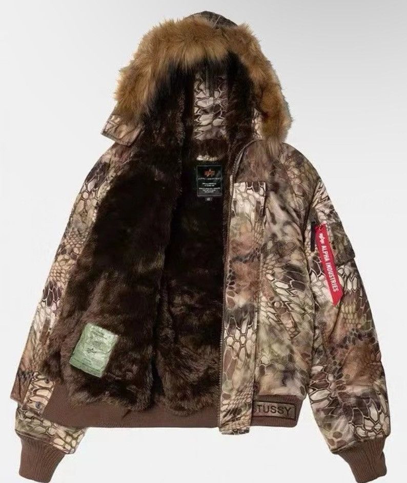 Alpha Industries × Stussy Stussy X Alpha kryptek N-2B Short waist