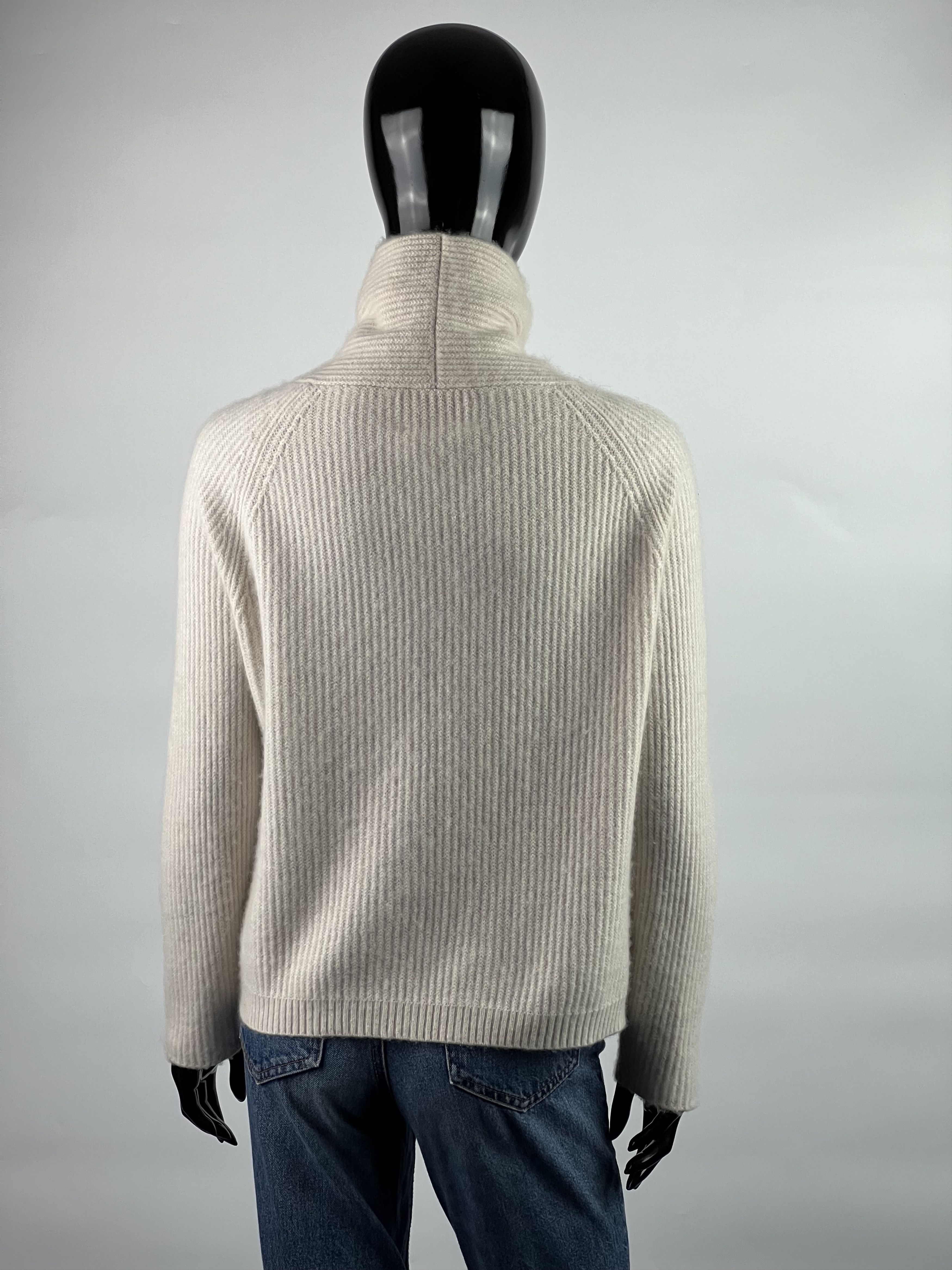 Allude Allude 100% Cashmere Ribbed Turtleneck Sweater M/L Size M / US 6-8 / IT 42-44 - 2 Thumbnail