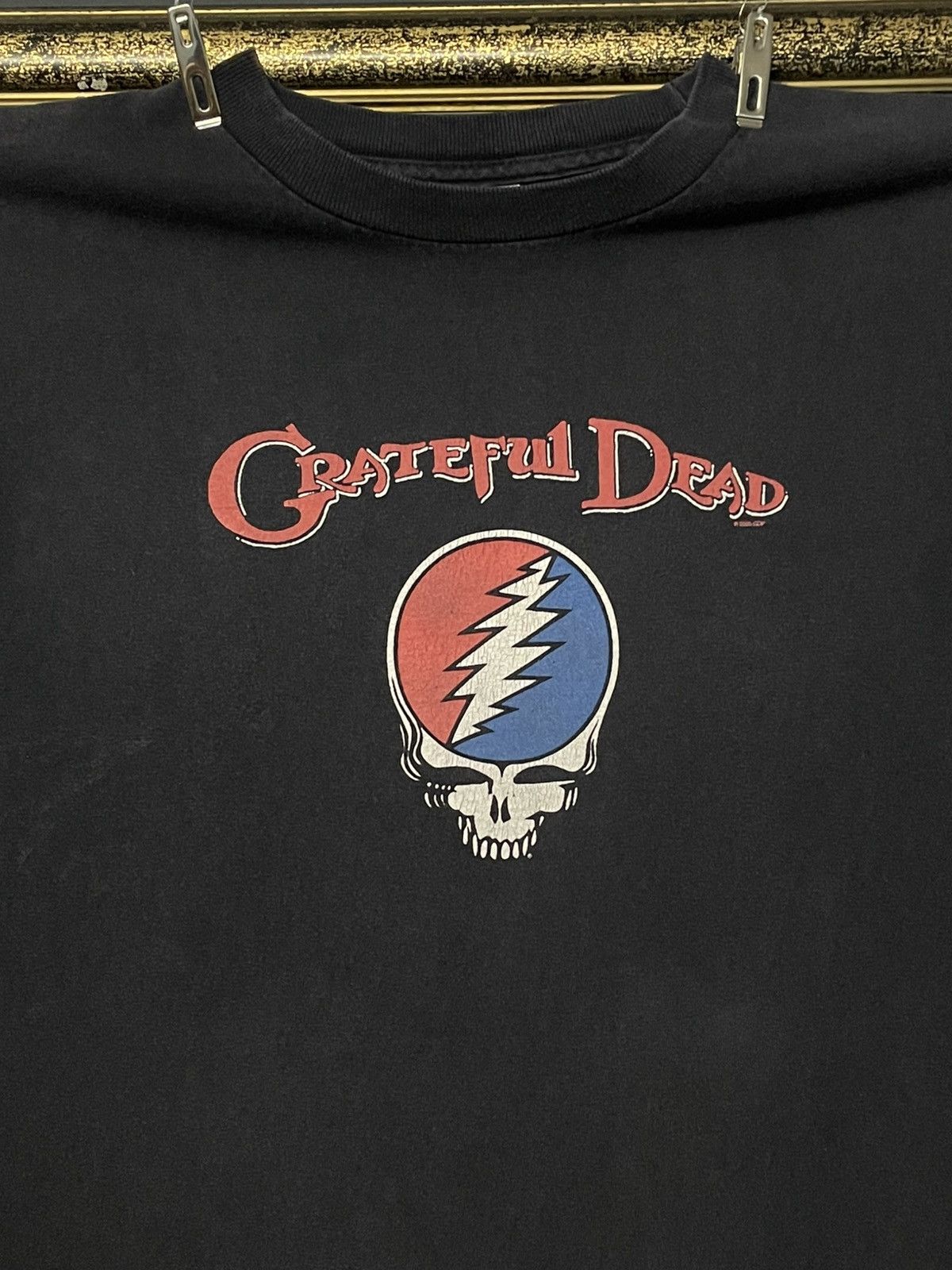 Vintage Vintage Original Grateful Dead Skull Sunfaded Music Tshirt Size US M / EU 48-50 / 2 - 4 Thumbnail