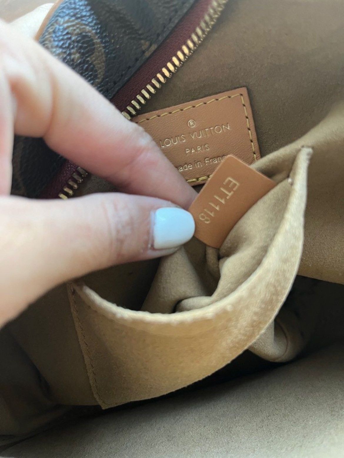 Louis Vuitton Louis Vuitton Boite Chapeau Souple (Monogram) Bag Size ONE SIZE - 9 Thumbnail