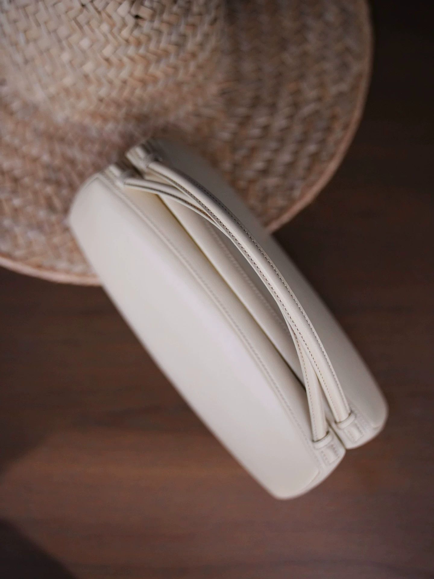 Loewe Loewe Vintage Cream Museum UFO Handbag Women's Size ONE SIZE - 3 Thumbnail