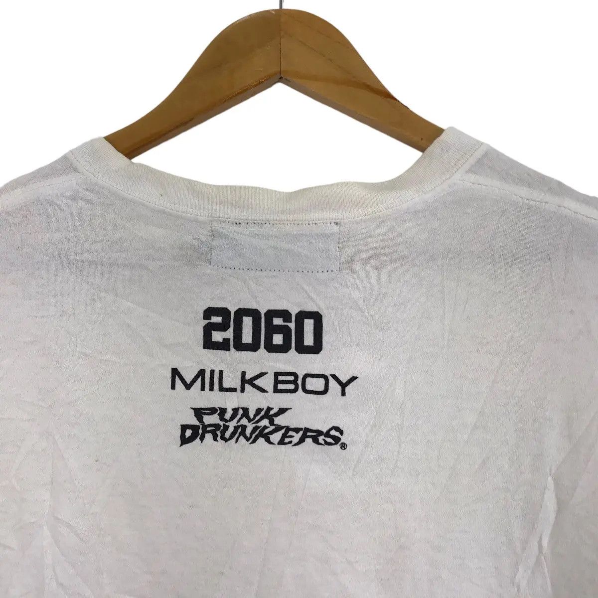 Vintage MILKBOY PUNK DRUNKERS 2060 Art Gallery Tokyo Tee Shirt Size US L / EU 52-54 / 3 - 3 Thumbnail