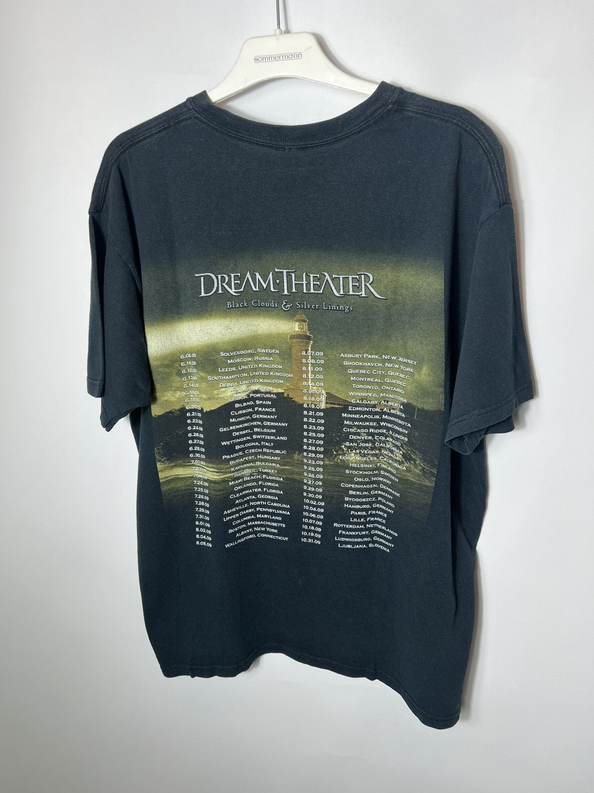 Band Tees Vintage Dream Theater Black Clouds & Silver Linings Tour tee Size US L / EU 52-54 / 3 - 5 Thumbnail