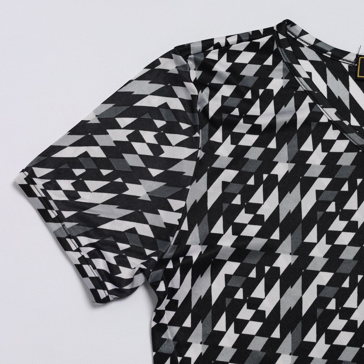 Fendi Fendi Monogram Tee Zuca Nylon Black White Vintage Size M / US 6-8 / IT 42-44 - 6 Thumbnail