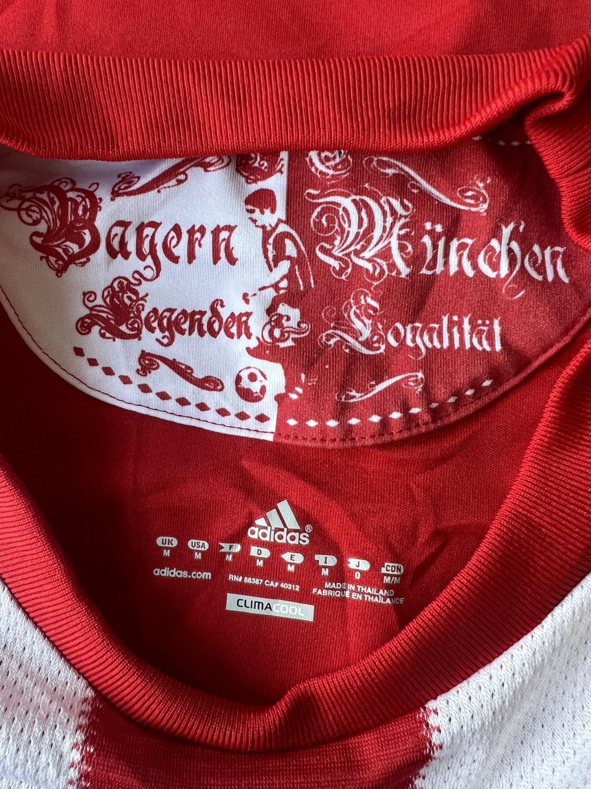 Adidas Original 2010-11 Adidas Bayern Munich Home Jersey Medium Size US M / EU 48-50 / 2 - 7 Thumbnail