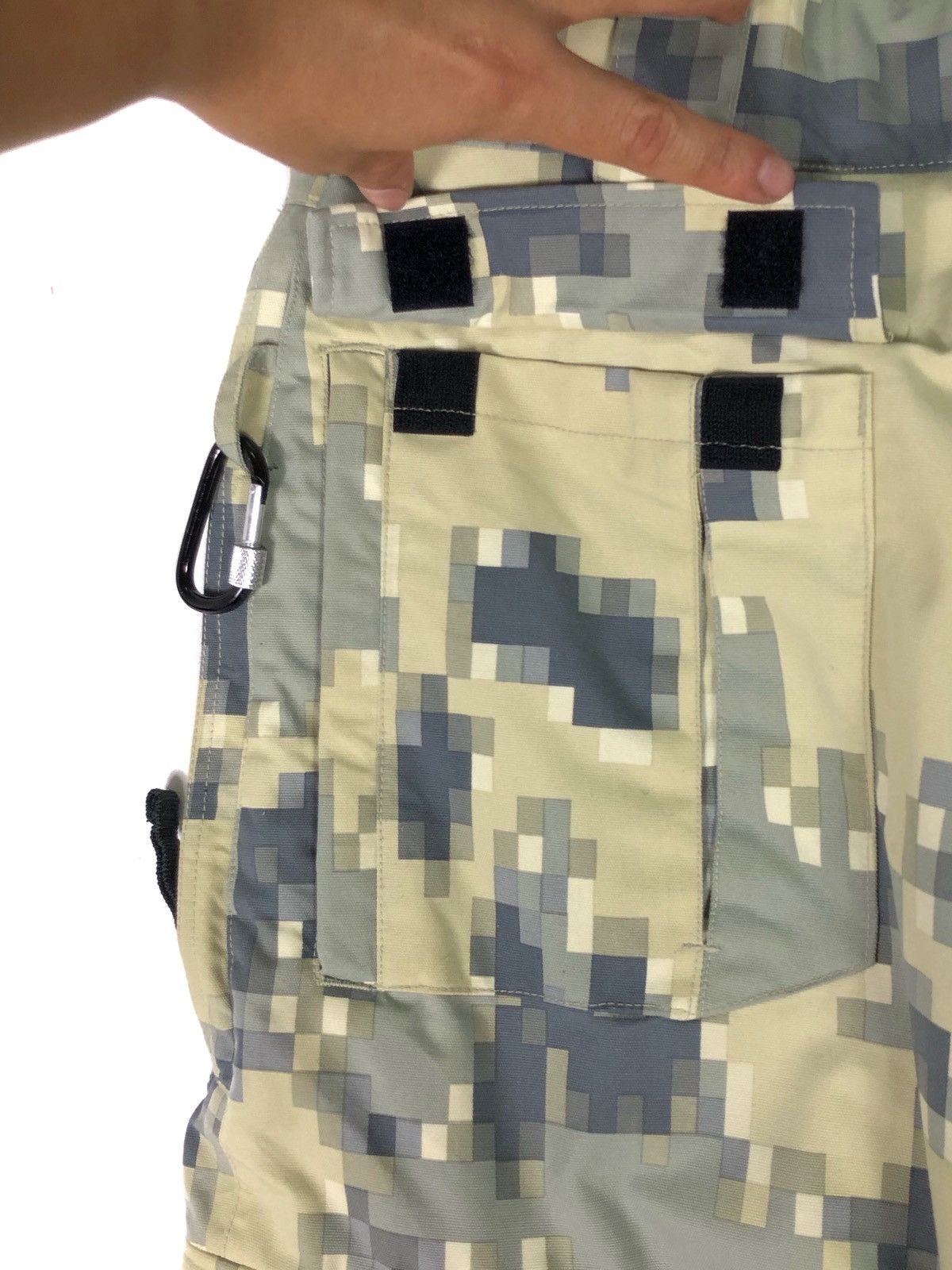 Burton RARE🔥BURTON RONIN 7-POCKETS DIGI CAMO CARGO SNOWBOARD PANTS Size US 32 / EU 48 - 8 Thumbnail