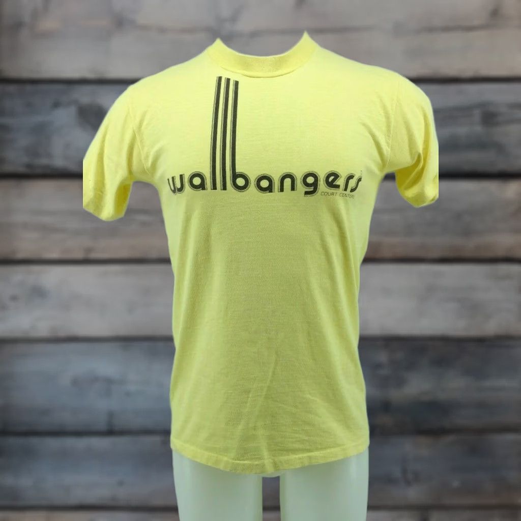 Hanes Vintage Wallbangers Court Center Yellow Shirt Single Stitch Size Medium Hanes Cotton Blend Short Sleeve 1980s Womens Mens Boys Girls Size US M / EU 48-50 / 2 - 1 Thumbnail
