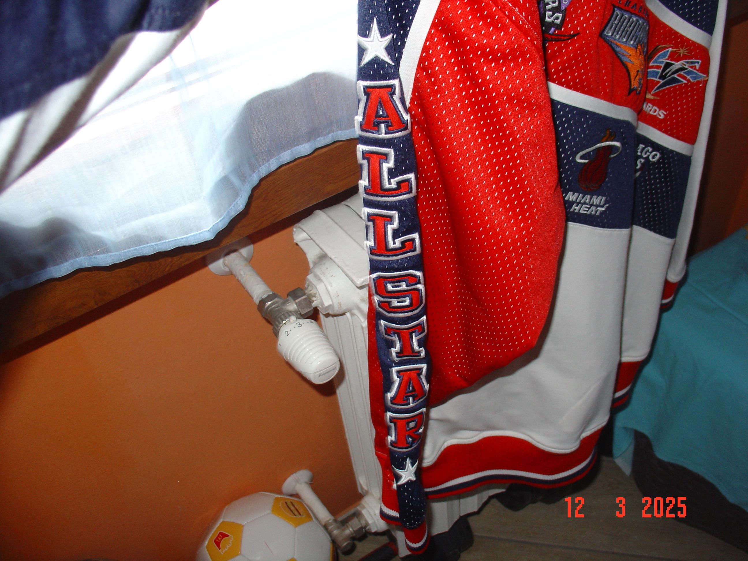 NBA NBA All Star 2004 Eastern Conference Vintage Zip Hoodie Size US XL / EU 56 / 4 - 4 Thumbnail