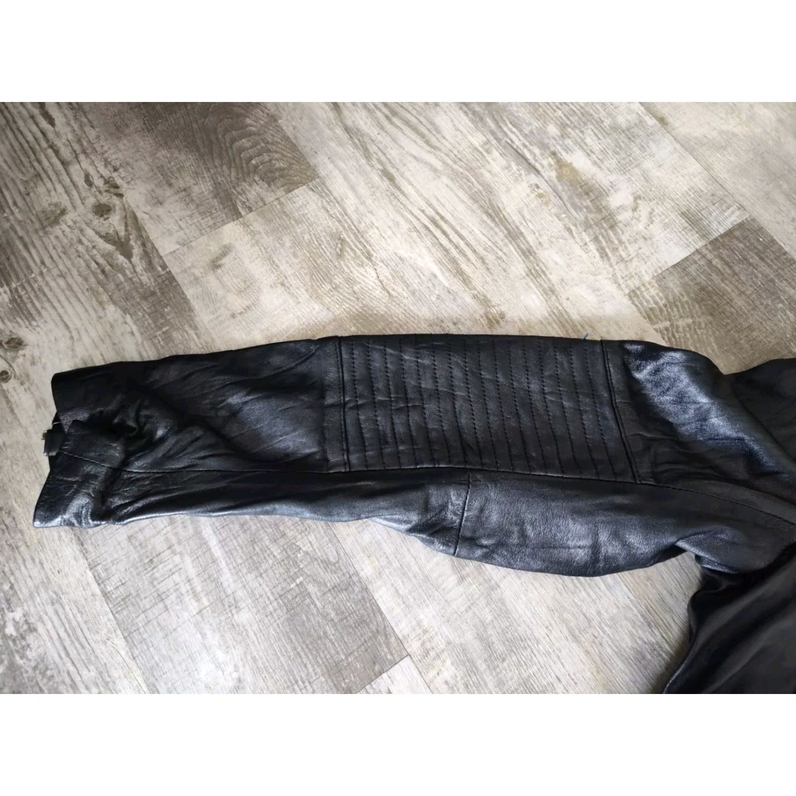 Vintage VINTAGE Real Leather Men's Motorcycle Jacket 90s Black Leather Biker Ride Classic L Size US L / EU 52-54 / 3 - 4 Thumbnail