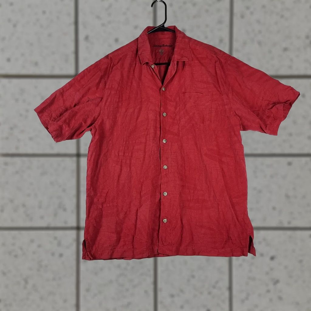 Tommy Bahama Tommy Bahama Silk Camp Shirt Red Silk Short Sleeve Button-Up Collared 100% Silk Men’s L Holiday Resort Vintage No Size US L / EU 52-54 / 3 - 1 Thumbnail