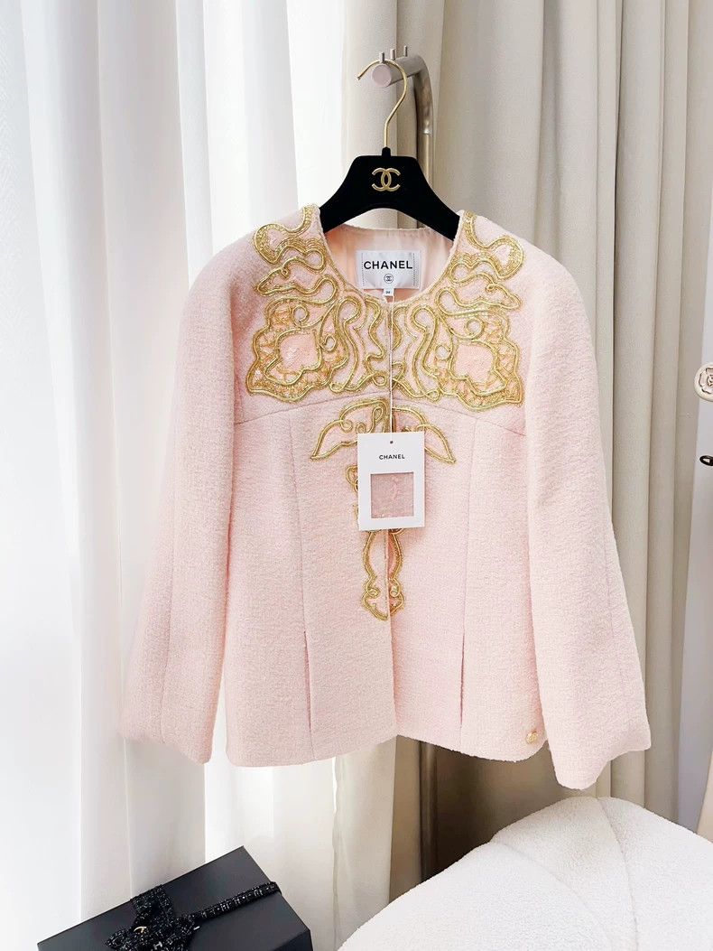 Chanel Chanel Pink and gold beaded embroidered coat Size XS / US 0-2 / IT 36-38 - 1 Thumbnail