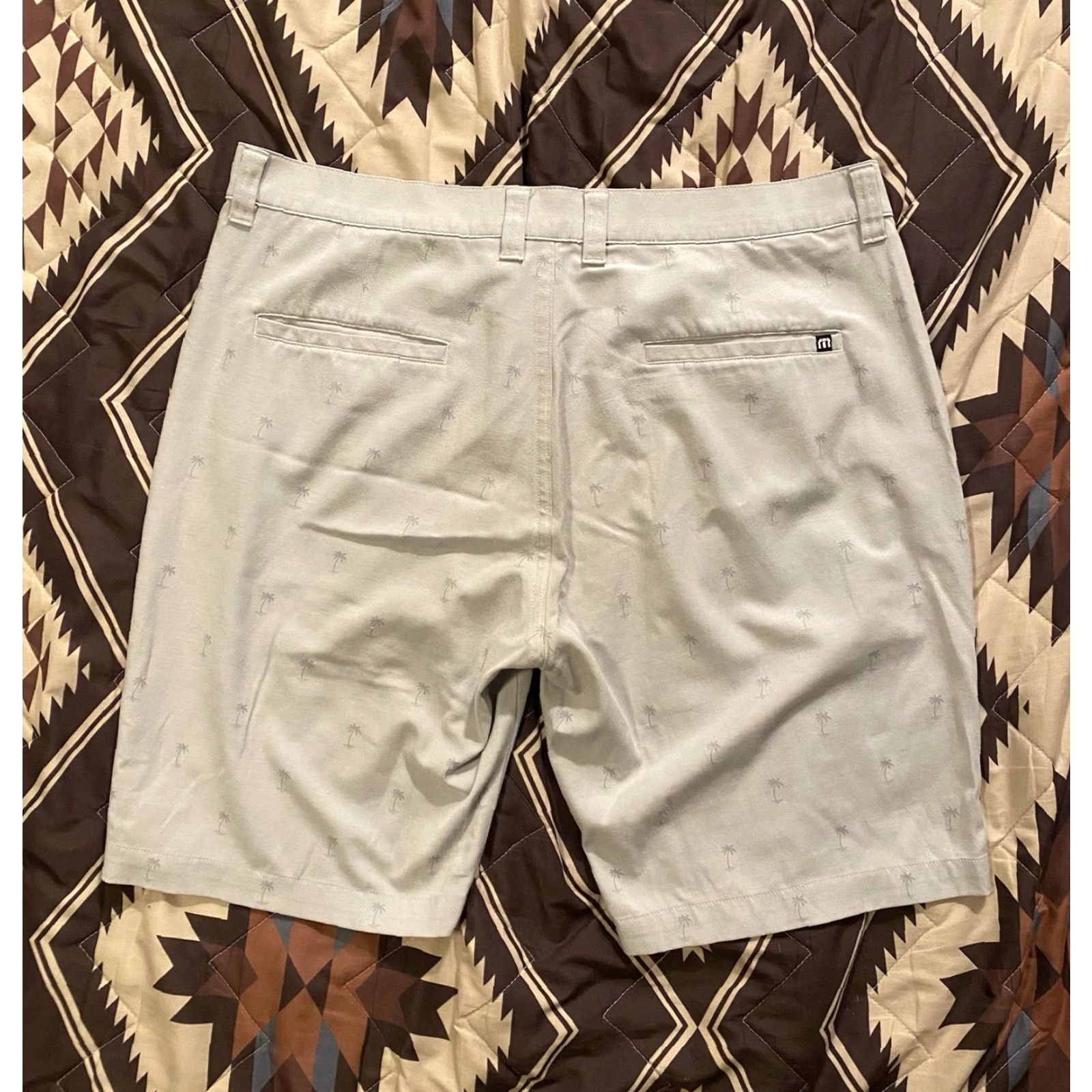 TravisMathew Travis Mathew Shorts Palm Tree Golf Performance Gray 10” Inseam Men’s Size 36 Size US 36 / EU 52 - 2 Thumbnail