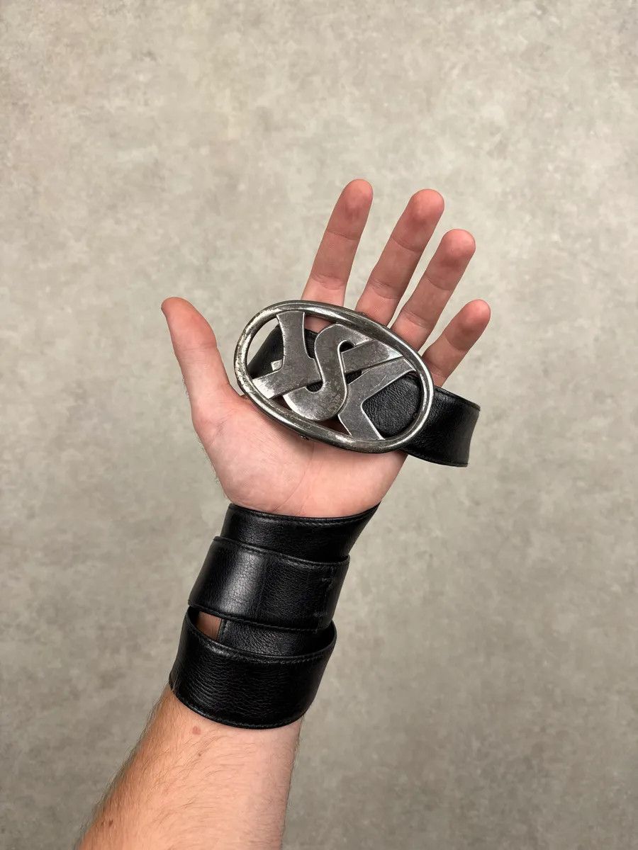 Yves Saint Laurent [RUNWAY] AW2003 Yves Saint Laurent Black Leather Oval Metallic Buckle Belt Size ONE SIZE - 3 Thumbnail