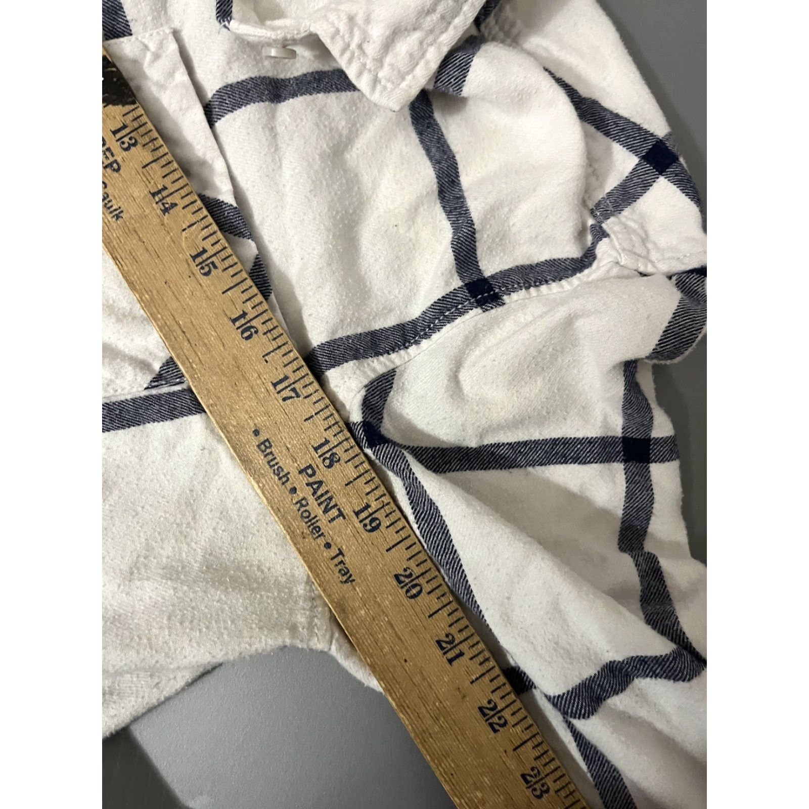 Bdg BDG Urban Outfitters Large White Plaid Flannel Button Up Long Sleeve Shirt Women L Size L / US 10 / IT 46 - 5 Thumbnail