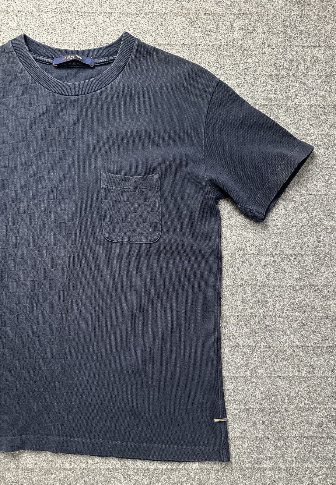 Louis Vuitton Louis Vuitton - Half Damier Pocket Tee - Navy Size US XS / EU 42 / 0 - 3 Thumbnail