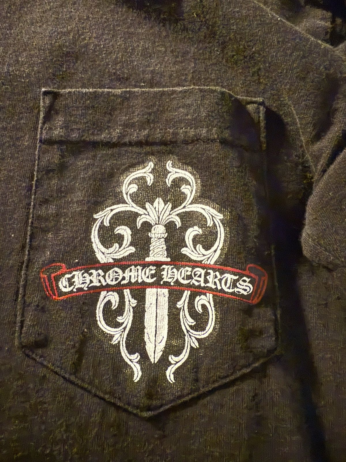 Chrome Hearts × Vintage RARE Chrome Hearts Dagger Floral Scroll Logo Pocket Tee Size Size US M / EU 48-50 / 2 - 4 Thumbnail