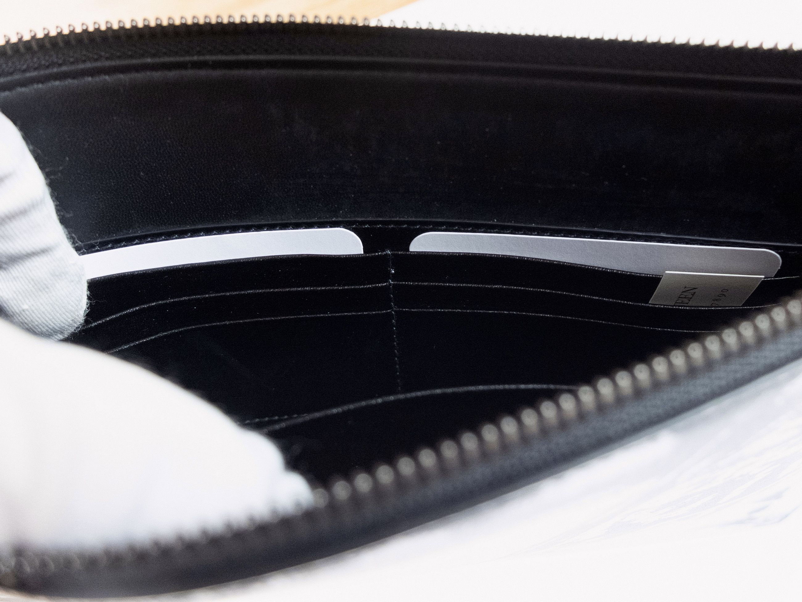 Alexander McQueen ALEXANDER MCQUEEN black & white graffiti leather clutch bag Size ONE SIZE - 6 Thumbnail