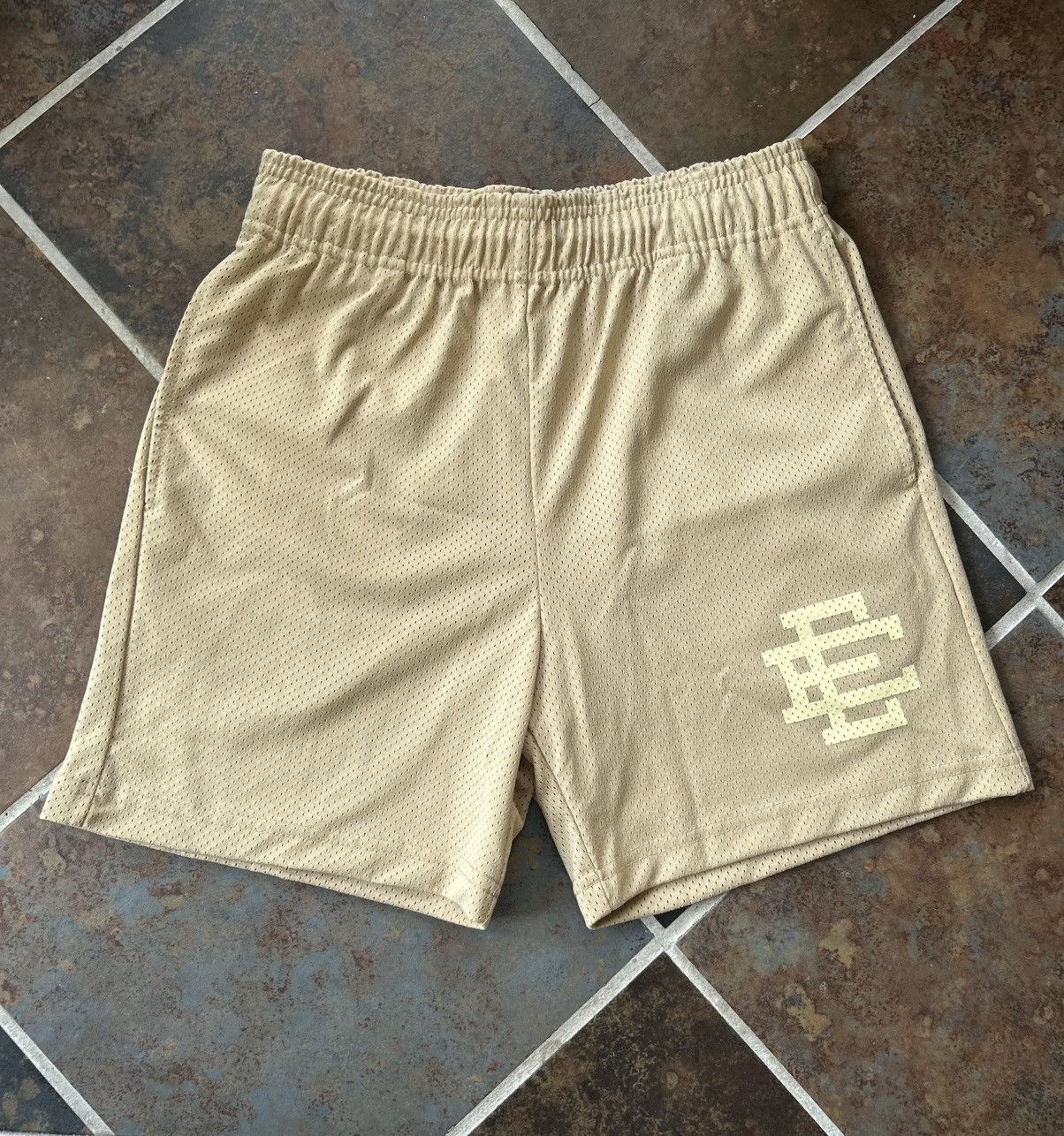 Eric Emanuel SIZE SMALL Eric Emanuel Vegas Gold/White Shorts Size US 30 / EU 46 - 1 Thumbnail