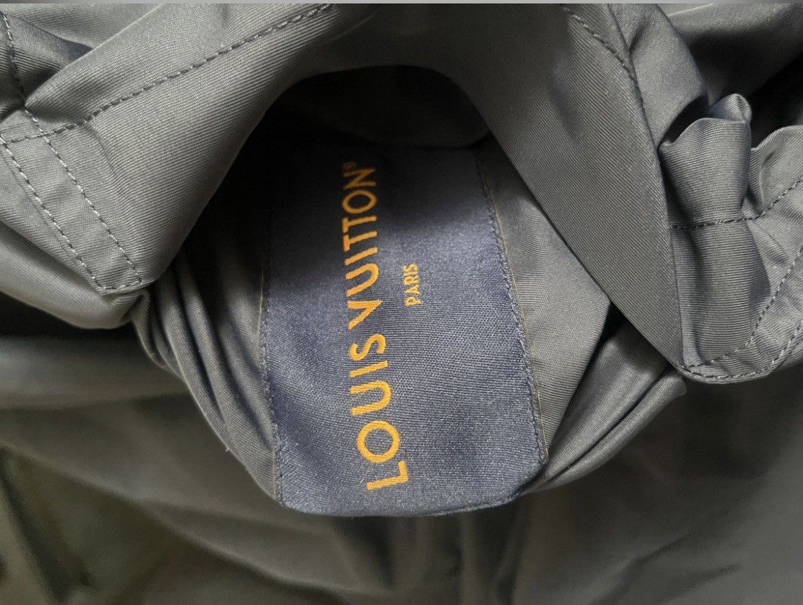 Louis Vuitton Mens Louis Vuitton Reversible Monogram Windbreaker Size US S / EU 44-46 / 1 - 20 Thumbnail