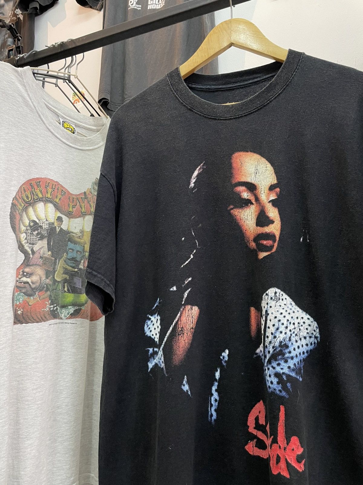 Band Tees Sade Size US L / EU 52-54 / 3 - 2 Thumbnail