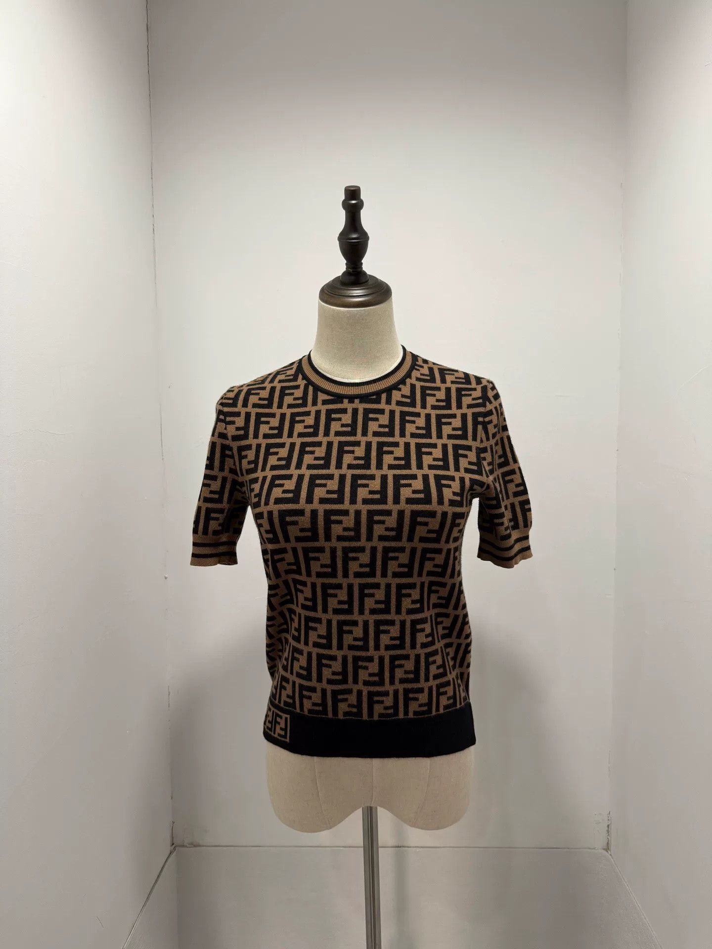 Fendi Fendi FF Monogram Knit Short Sleeve Size US S / EU 44-46 / 1 - 1 Thumbnail