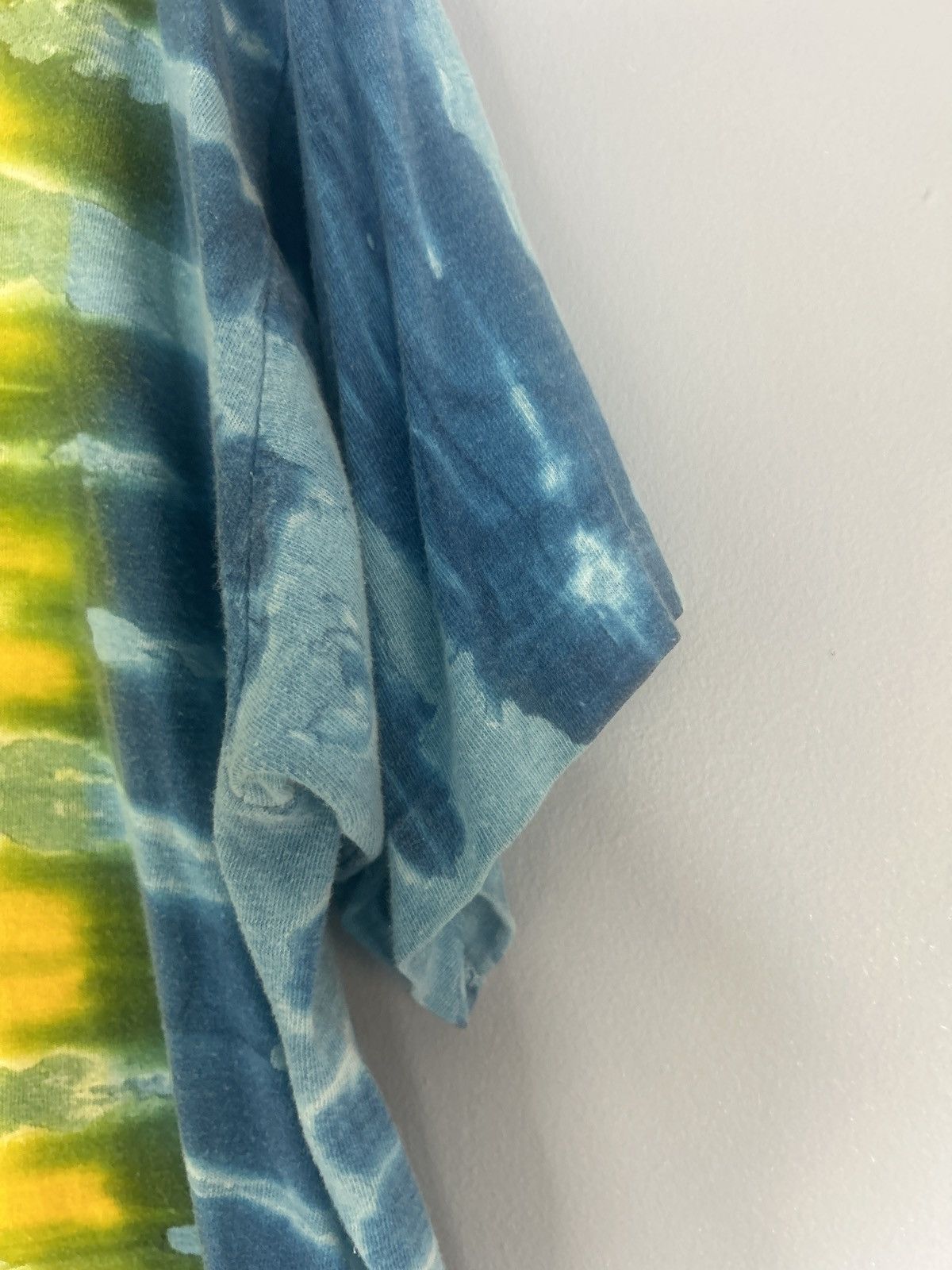 Vintage × Warner Bros Vintage 1996 Warner Bros Taz Suns Out Tie Dye Tee Size US XL / EU 56 / 4 - 4 Thumbnail