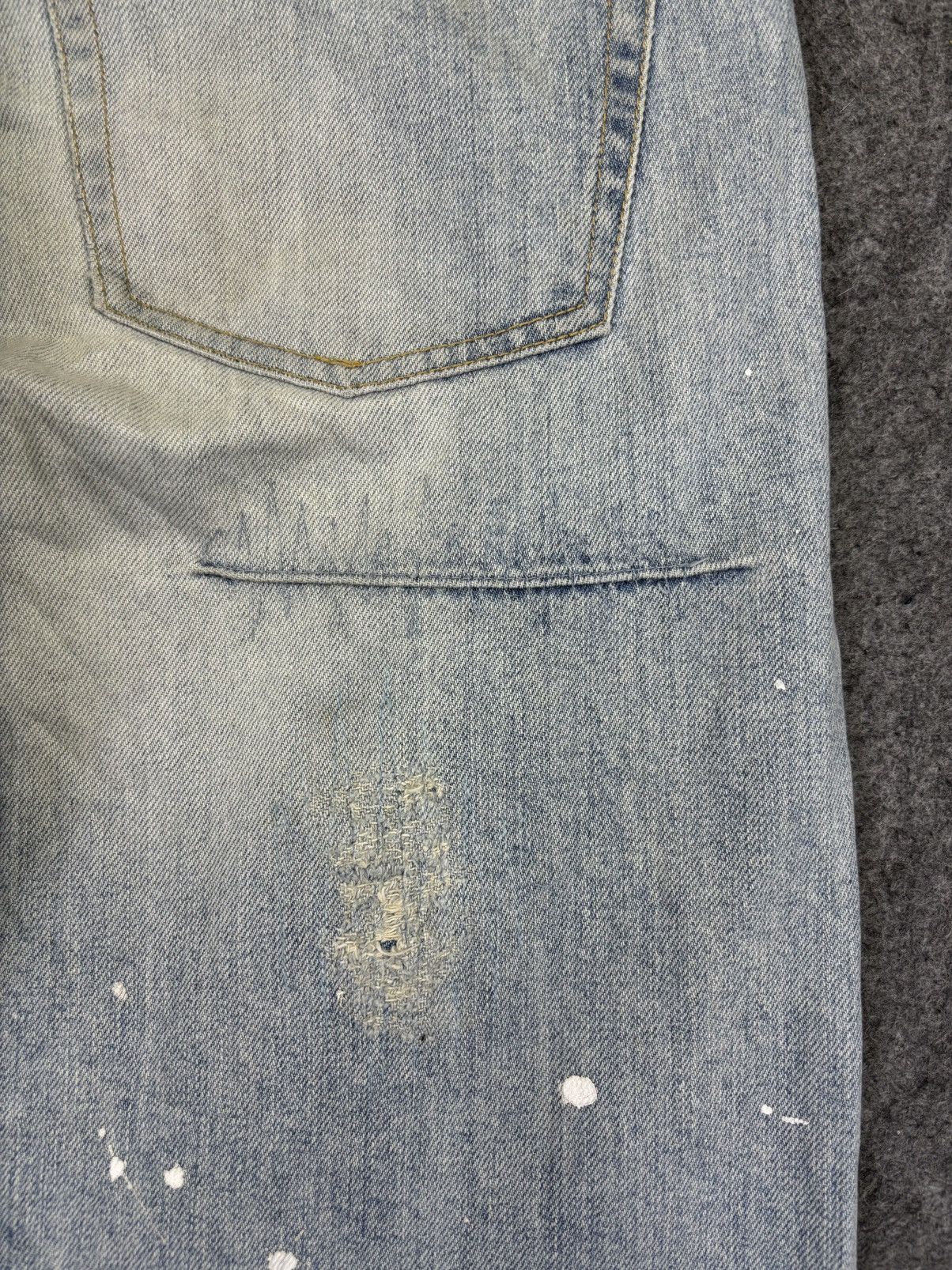Takeo Kikuchi Takeo Kikuchi Painter Distressed Light Wash Denim F992 Size US 37 - 12 Thumbnail